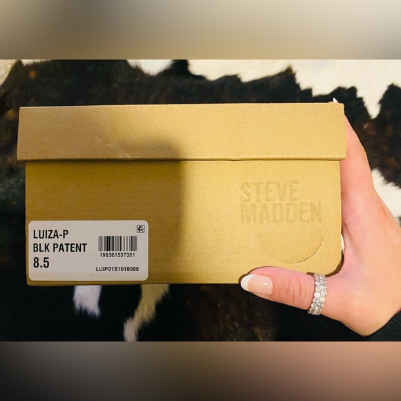 Steve Madden pump size 8.5. Wore one time like new! - Picture 8 of 9
